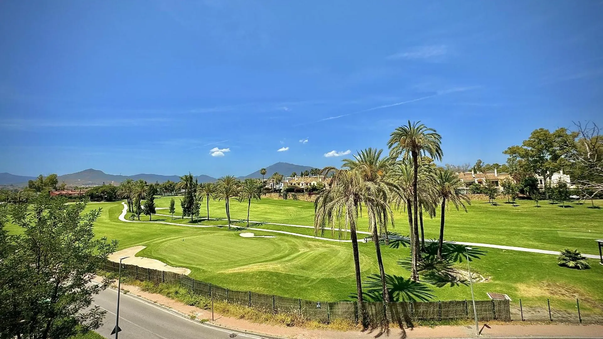마르베야 Gualdalmina Alta Golf Views By Homing 빌라